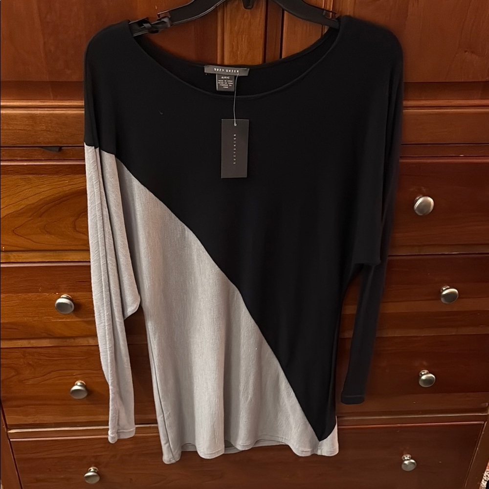 Suzy Shier Black and Cream Asymmetrical 3/4 Sleeve Tunic